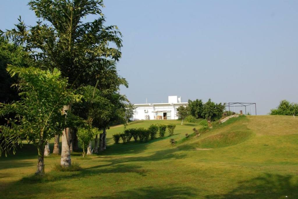 Aravli Vista Hotel Gurgaon Luaran gambar